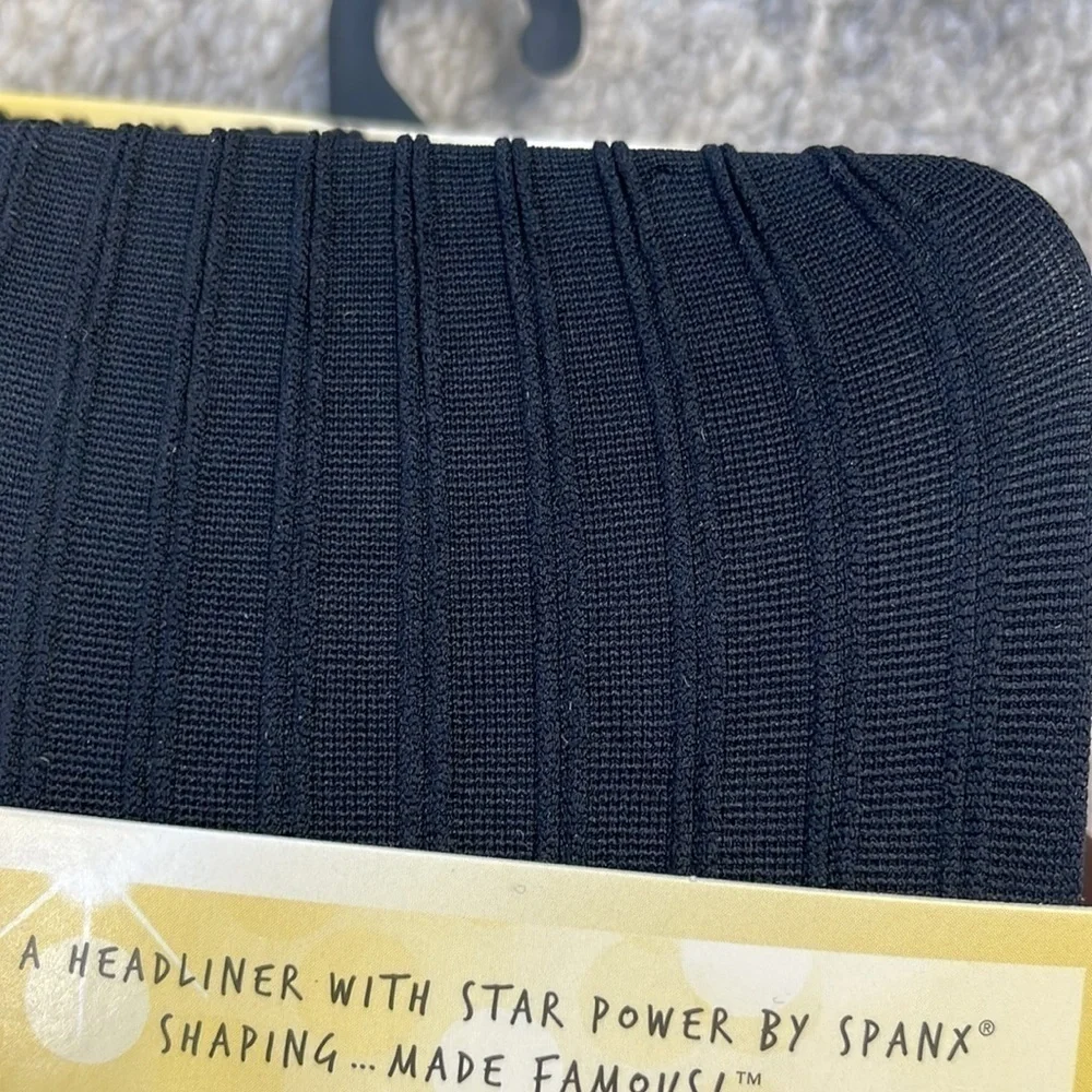 SPANX Star Power Black Center Stage Ribbed Row Patterned Shaping Tights Sz A